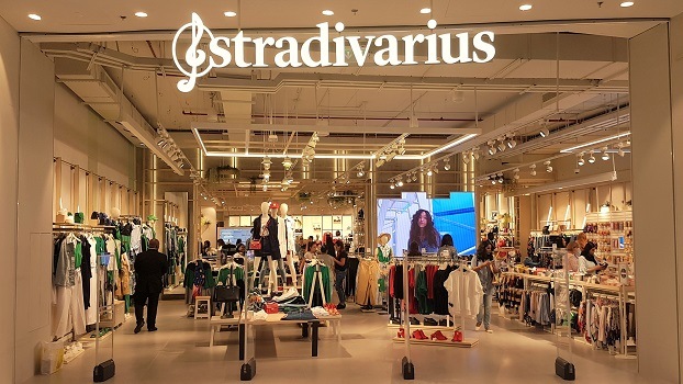 Stradivarius Grand Opening - Dubai Mall